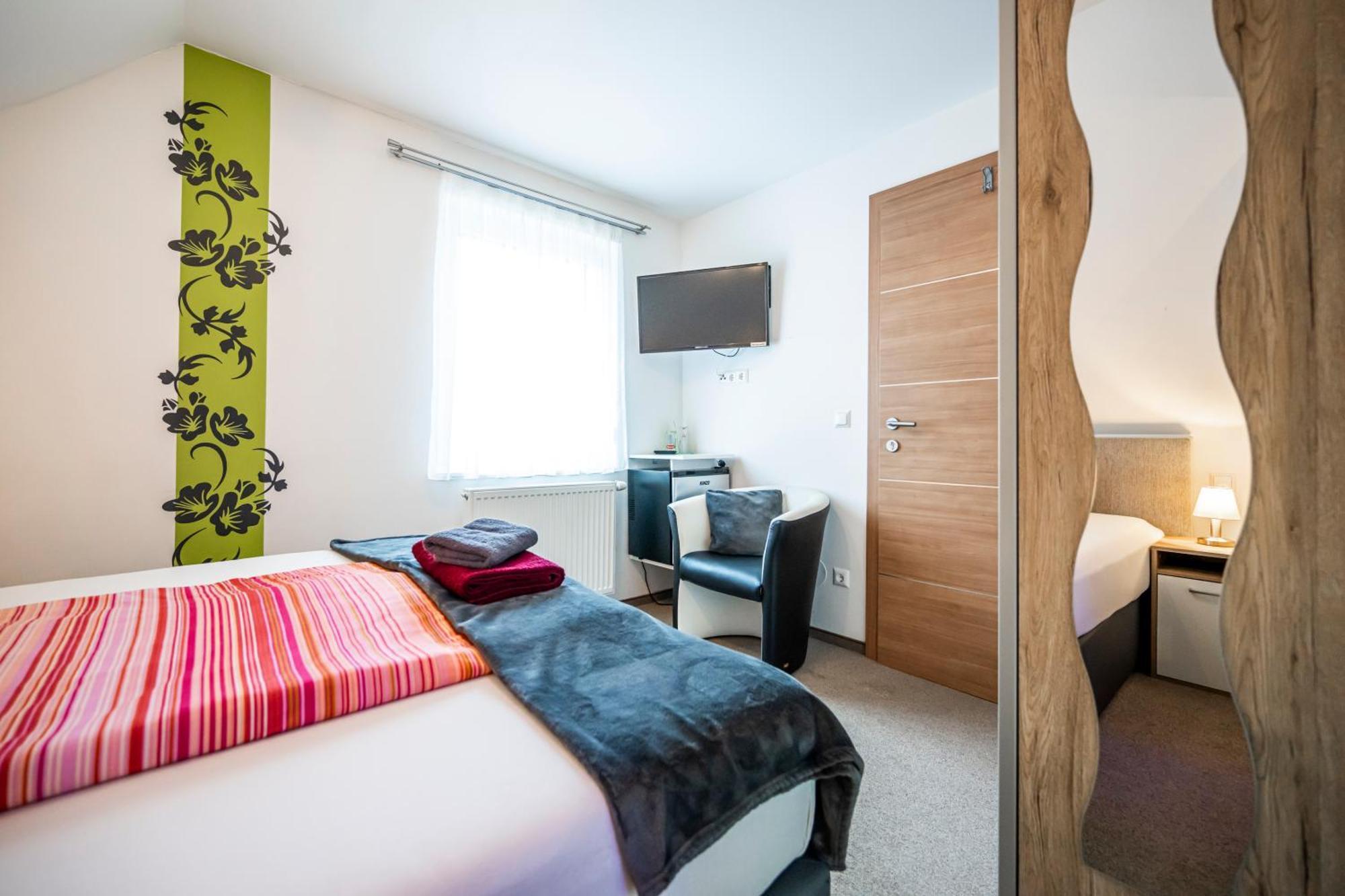 Die Schlafstube - Bed & Breakfast Zeltweg Kültér fotó