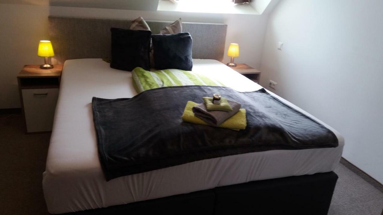 Die Schlafstube - Bed & Breakfast Zeltweg Kültér fotó